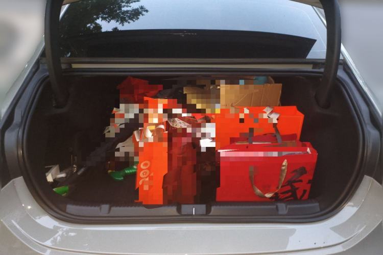 Used Mercedes-Benz EQE 2022 350 Luxury Edition Trunk