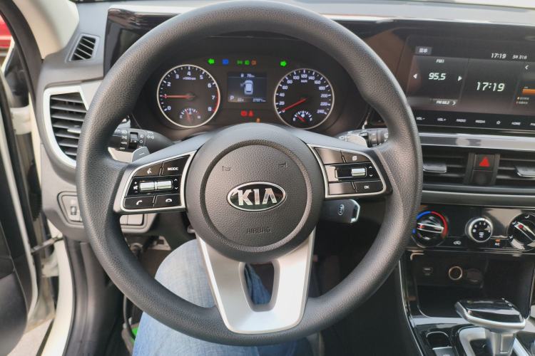 Used Kia KX3 2020 1.5L CVT Comfort Edition
