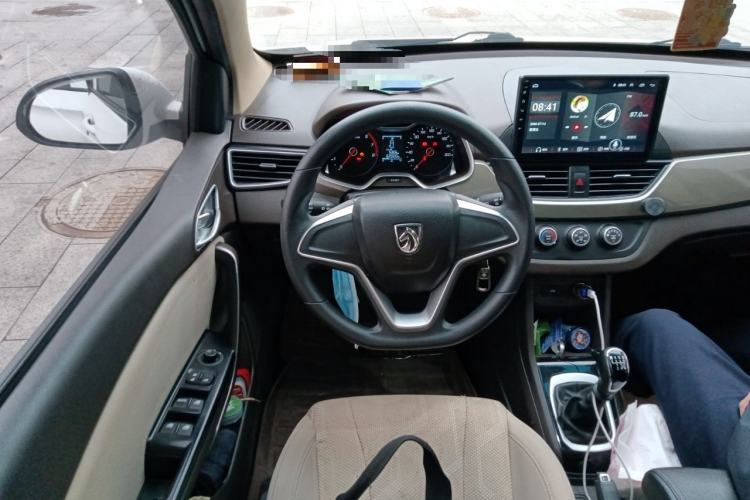 Used Baojun 310W 2017 1.5L Manual Comfort Version China VI Emission Standard
