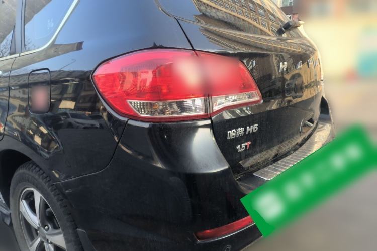 Used Haval H6 2015 Upgraded Model 1.5T Manual Two-Wheel Drive Urban Version
