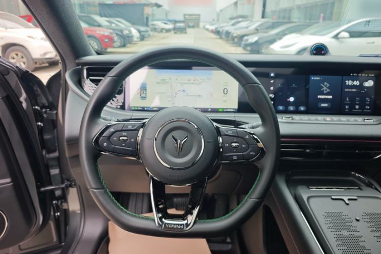 Used VOYAH FREE 2025 318 259 km All-Wheel-Drive Exploration Edition