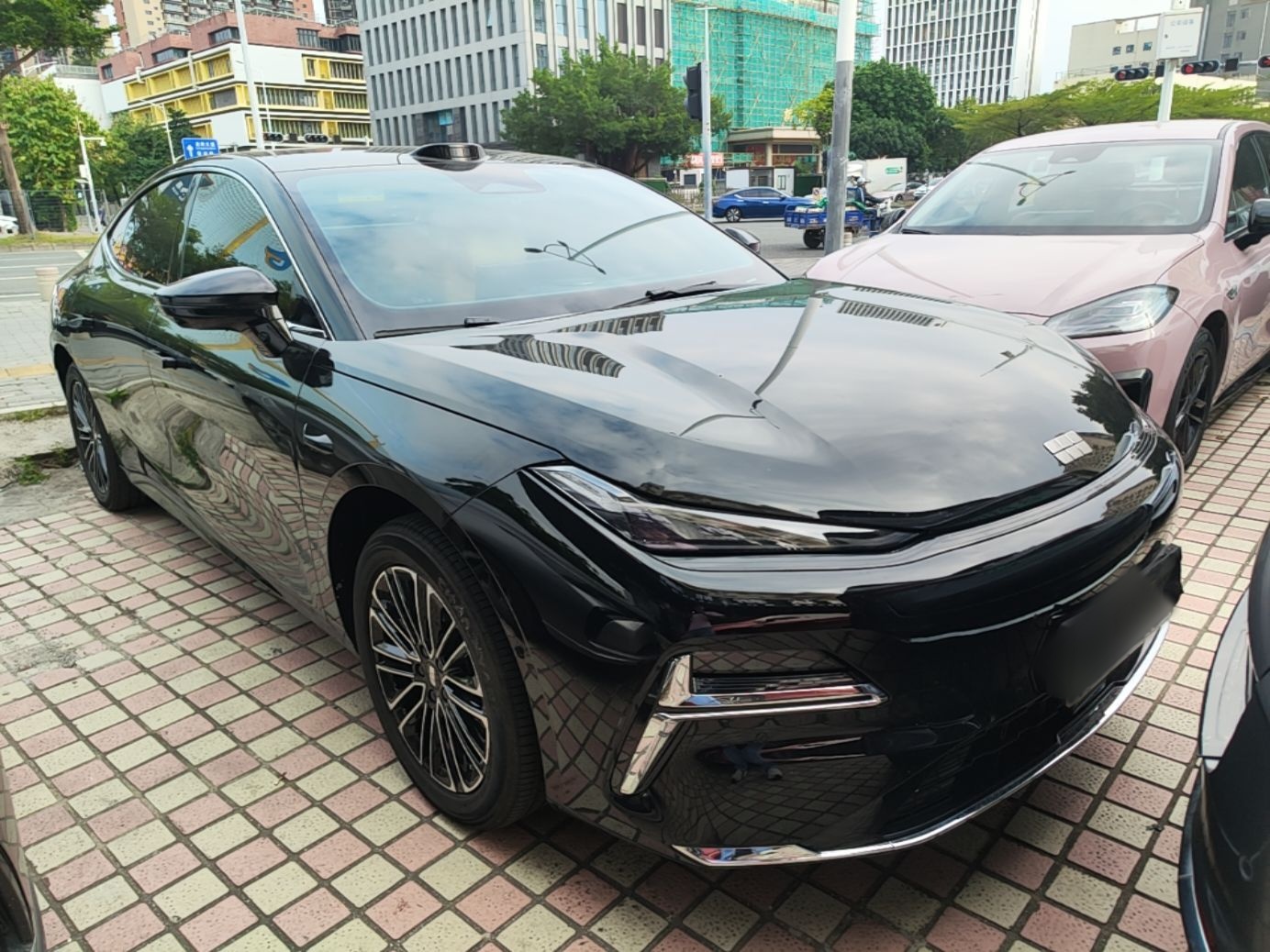 Geely Galaxy 8 2026 Model 225km EM-i Long-Range Ocean Edition — снимка 3