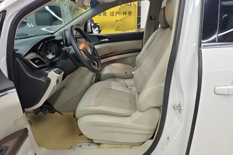 Used Buick GL8 2023 Land Executive Class Comfort Model
