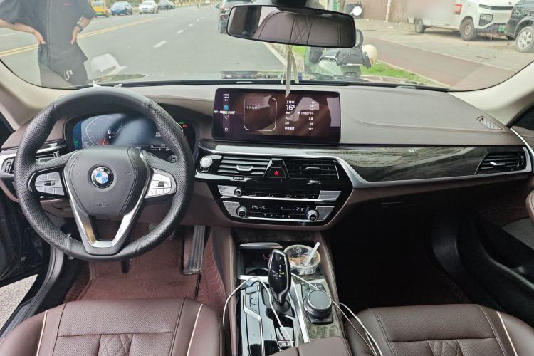 Used BMW 5 Series 2021 525Li Luxury Package Center Console