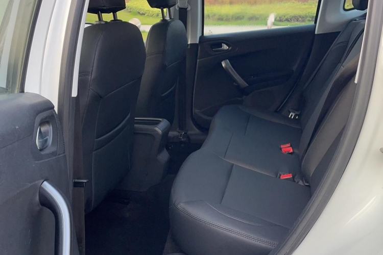 Used Peugeot 2008 2014 1.6L Automatic Fashion Edition
