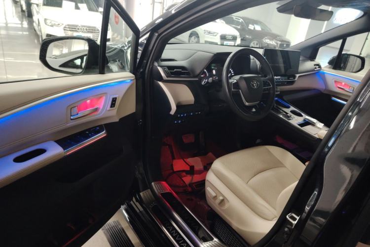 Used Toyota Granvia 2022 2.5L Hybrid Premium Edition Driver Seat