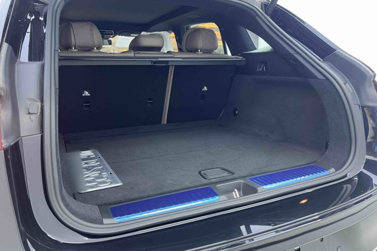 Used Mercedes-Benz EQE SUV 2024 500 4MATIC Pioneer Edition Interior 5