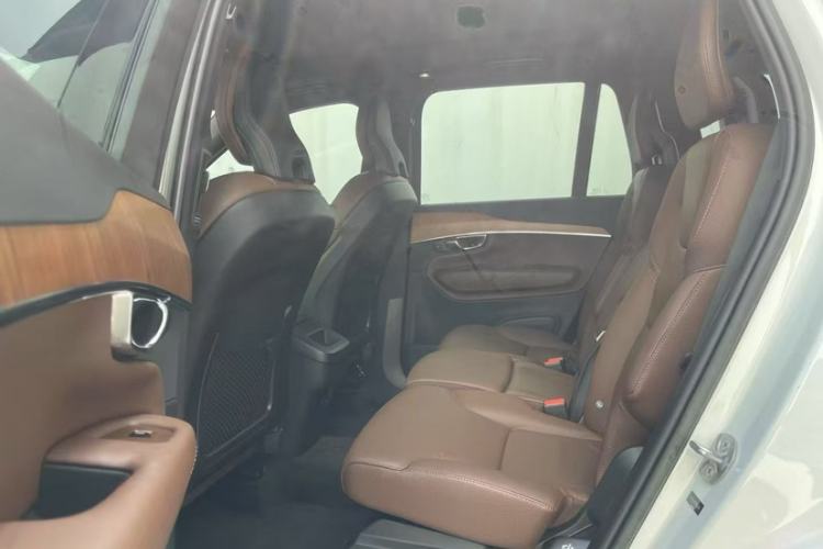 Used Volvo XC90 2023 B5 SmartDrive Luxury Edition 5 Seats
