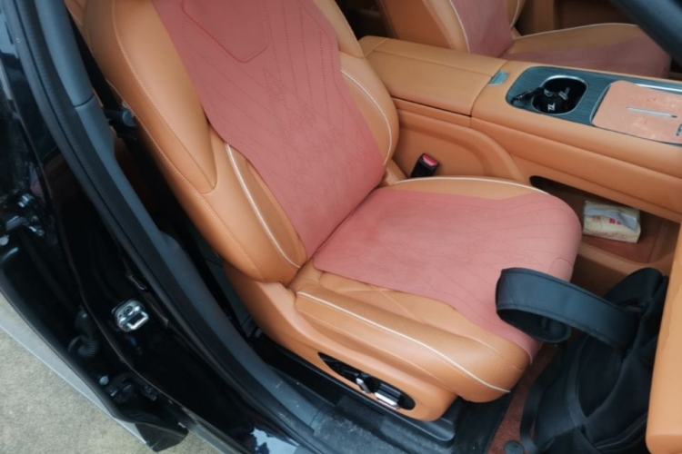 Used Dongfeng eπ eπ008 2025 210 Ultra Range-Extended Version 5 Seats Right Front Seat