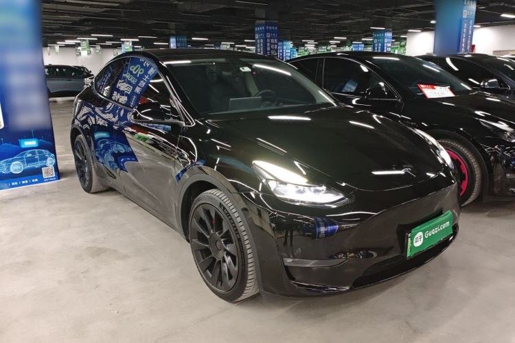 Used Tesla Model Y 2021 Long-Range All-Wheel-Drive Version
