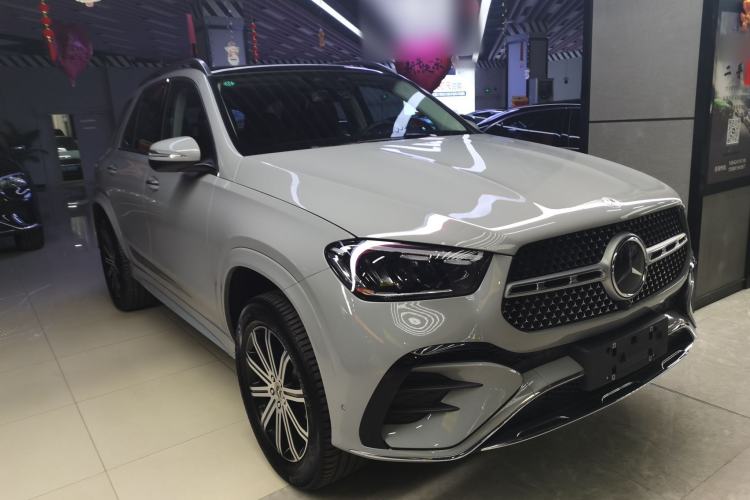 Used Mercedes-Benz GLE 2024 Refreshed GLE 350 4MATIC Stylish Edition Front Right 45 Deg