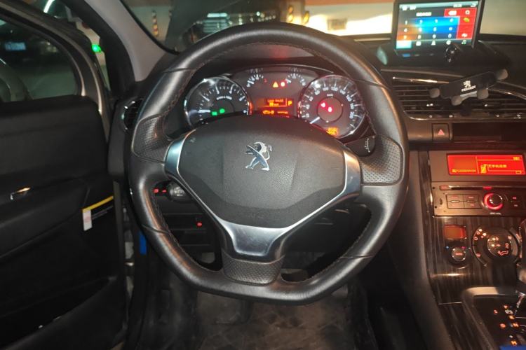 Used Peugeot 3008 2015 2.0L Automatic Trend Edition Steering Wheel