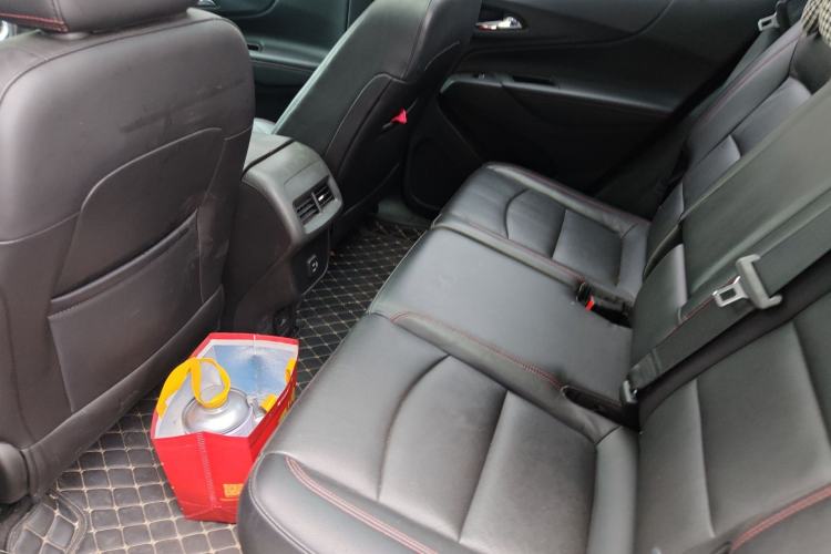 Used Chevrolet Equinox 2019 Redline 550T Automatic All-Wheel-Drive Trailblazer RS China VI Standard Left Rear Seat