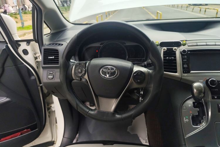 Used Toyota Venza 2013 2.7L 4x4 Luxury Edition Steering Wheel