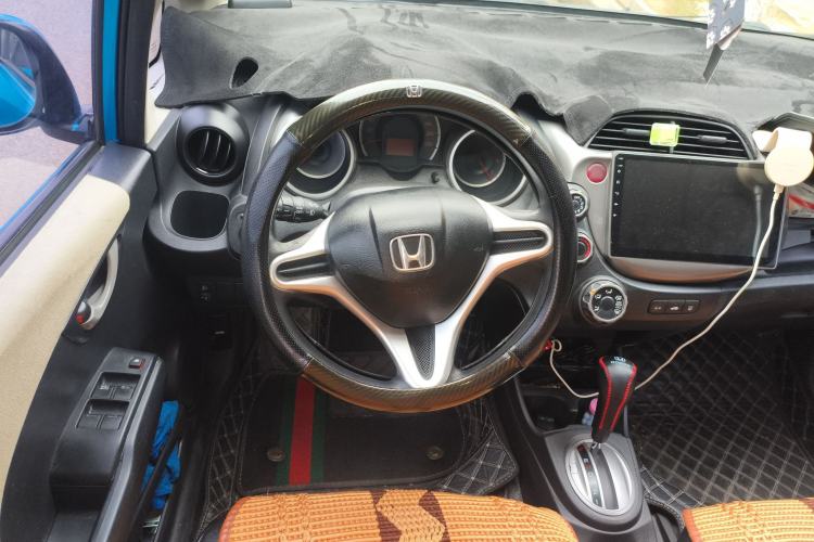 Used Honda Fit 2011 1.3L automatic comfort version
