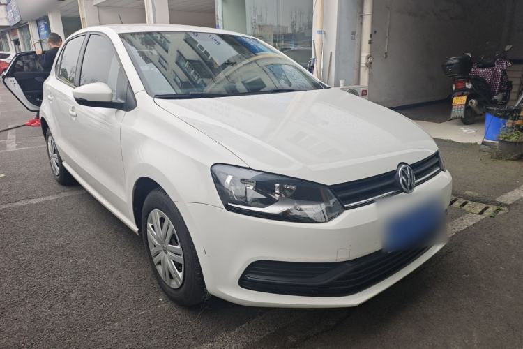 Used Volkswagen Polo 2016 1.4L Manual Fashion Model Front Right 45 Deg
