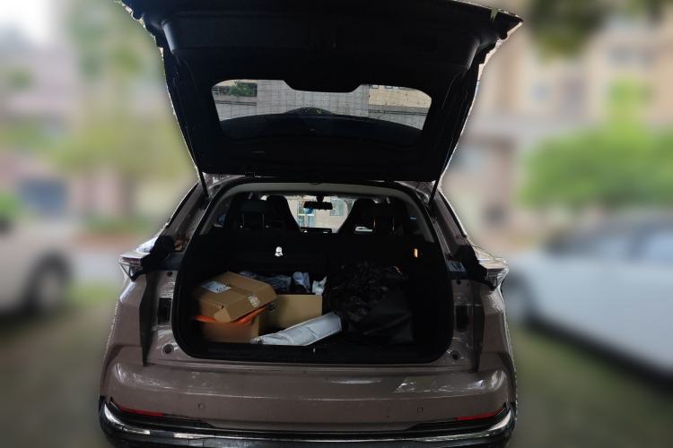 Used NETA U 2022 Zhi400 Pro Lithium Iron Phosphate Trunk