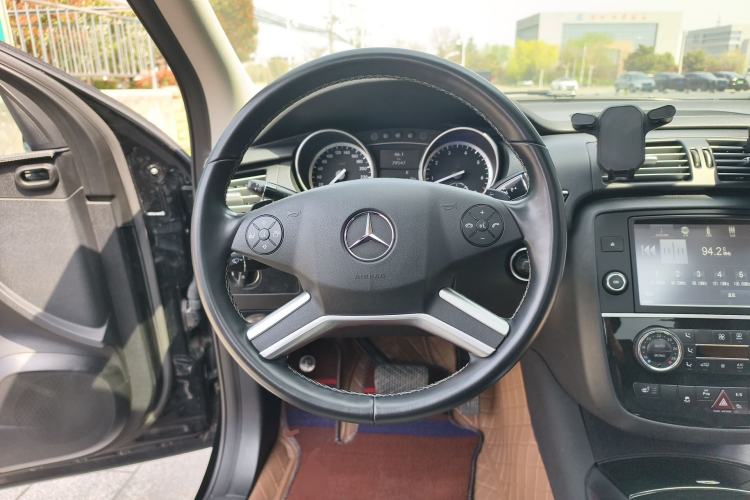 Used Mercedes-Benz R-Class 2017 R 320 4MATIC Business Edition Prestige Model