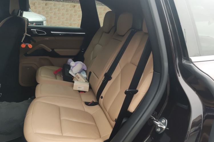 Used Porsche Cayenne 2014 Cayenne Platinum Edition 3.0T Left Rear Seat