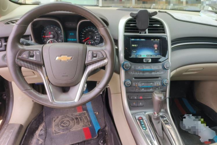 Used Chevrolet Malibu 2013 2.4L Automatic Luxury Edition Center Console
