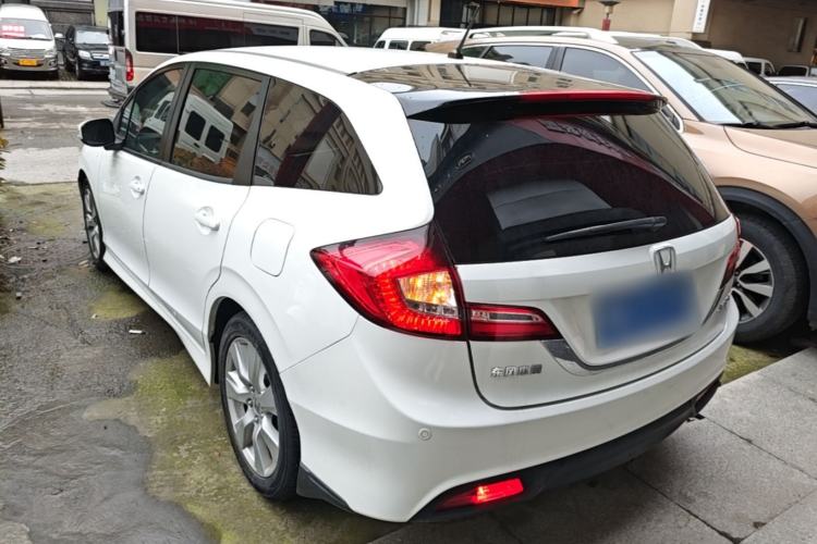 Used Honda Jade 2013 1.8L automatic Comfort version 5 seats Exterior 2