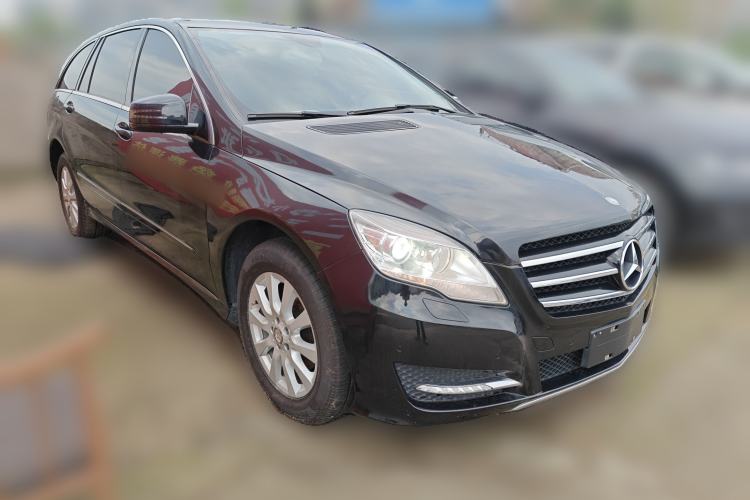 Used Mercedes-Benz R-Class 2017 R 320 4MATIC Business Edition Prestige Model Front Right 45 Deg