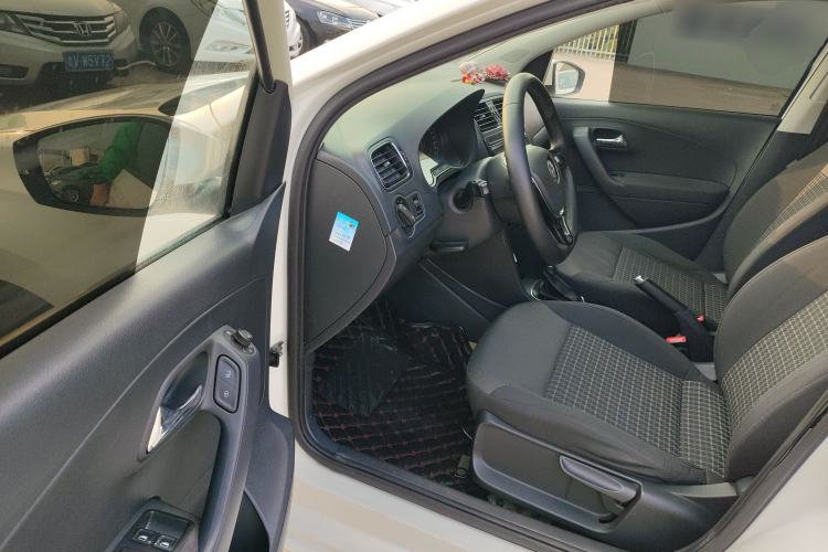 Used Volkswagen Polo 2016 1.6L Automatic Comfort Model Driver Seat