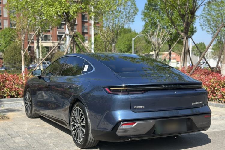 Used Geely Galaxy 8 2025 130km EM-P Starship Edition Exterior 4