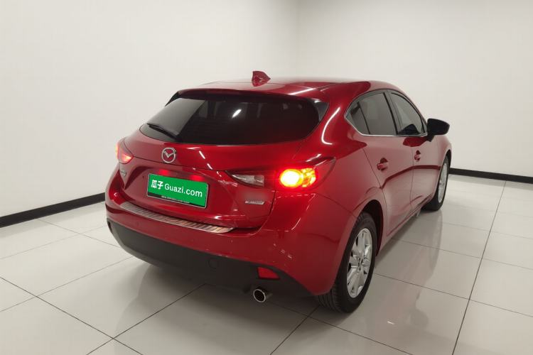 Used Mazda Mazda 3 Axela 2016 Hatchback 1.5L Automatic Comfort Model
