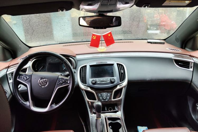 Used Buick LaCrosse 2013 2.4L SIDI Elite Comfort Version Center Console