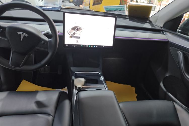 Used Tesla Model Y 2023 Rear-Wheel-Drive Version Center Console