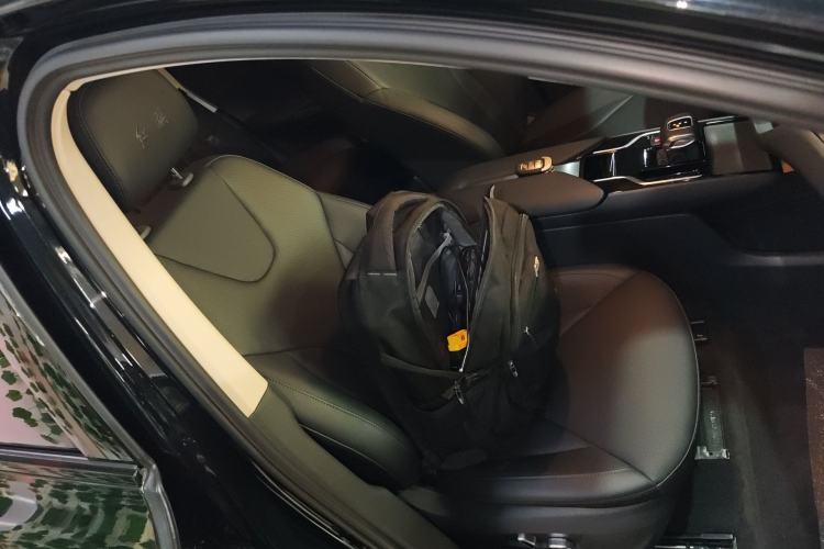 Used Hongqi E-QM5 2022 431 km Charge & Enjoy Edition
