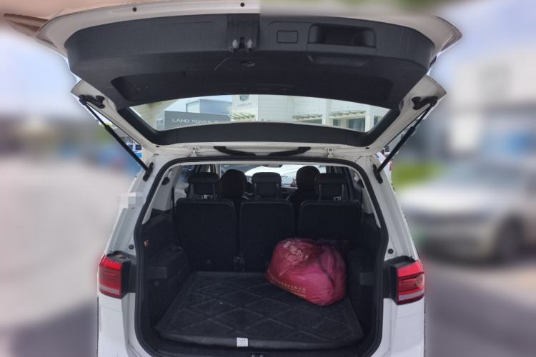 Used Volkswagen Touran 2016 Volkswagen Touran L 280TSI DSG Comfort Edition
