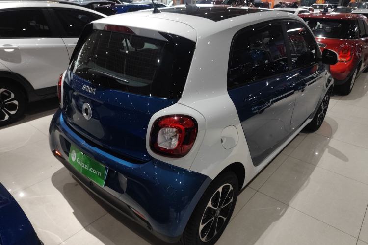 Used smart forfour 2016 1.0L 52 kW Passion Edition
