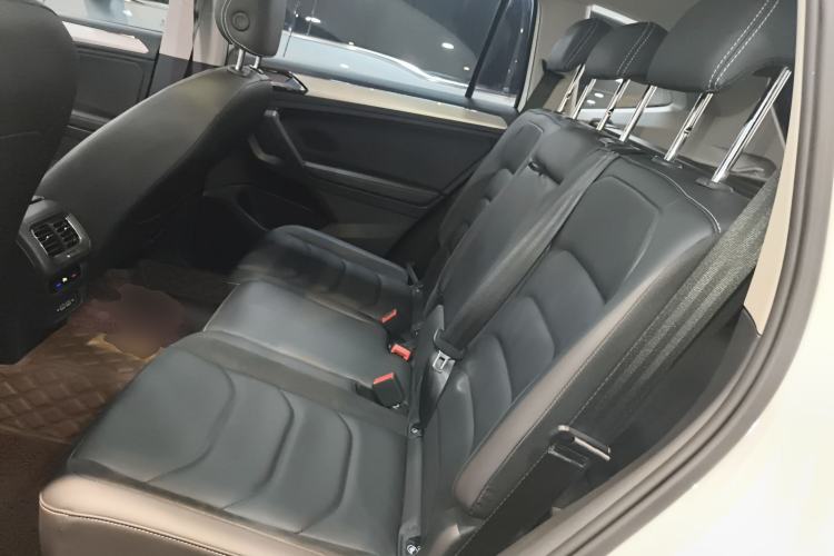 Used Volkswagen Tiguan L 2019 330TSI Automatic Two-Wheel Drive Panoramic Comfort Edition China VI Standard
