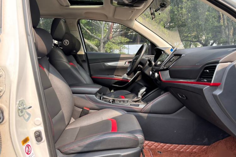 Used CHANGAN CS55 2018 1.5T Automatic Colorful Edition China V Standard Interior 4