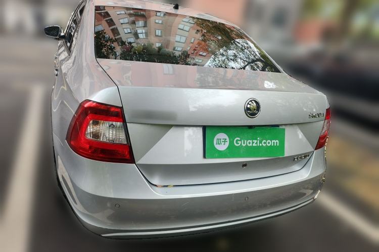 Used Skoda Rapid 2015 1.6L Automatic Smart Selection Model