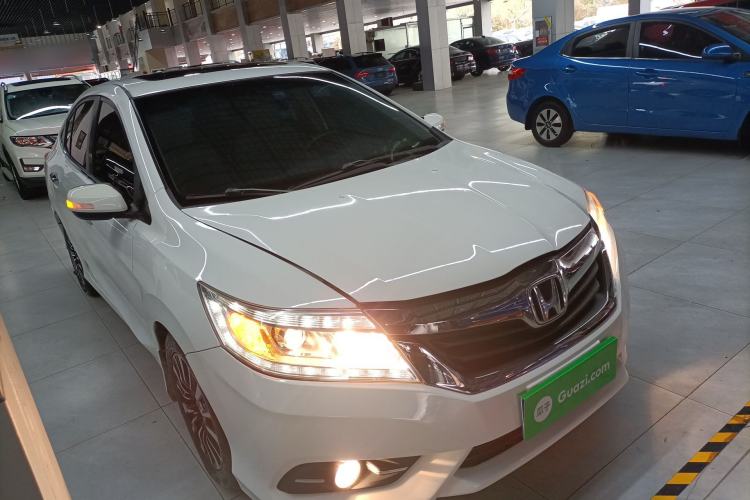 Used Honda Crider 2015 1.8L automatic luxury edition
