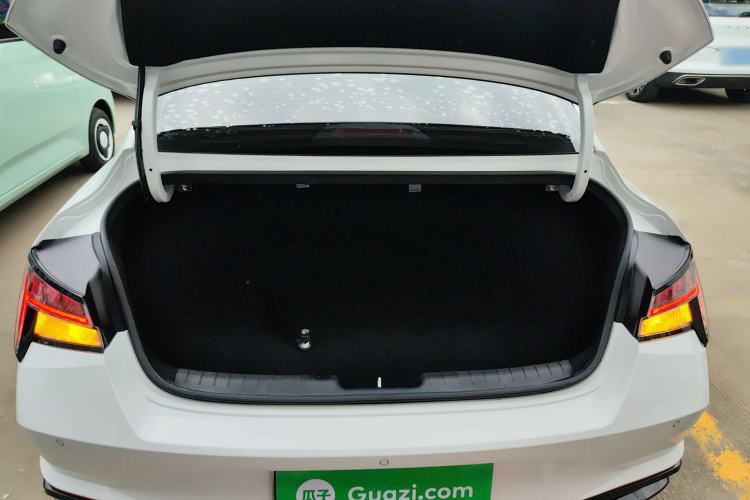 Used Hyundai Elantra 2021 1.5L CVT TOP Flagship Edition Trunk