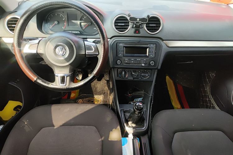 Used Volkswagen Jetta 2015 Zhuihui Edition 1.4L Manual Fashion Model
