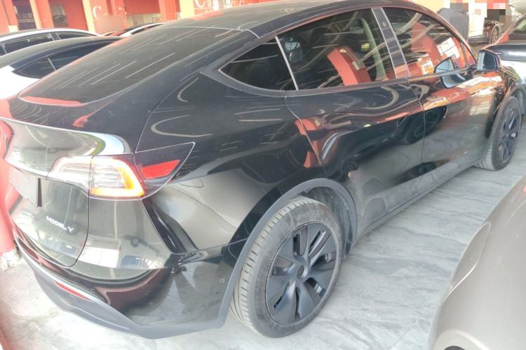 Used Tesla Model Y 2023 Long-Range All-Wheel-Drive Version