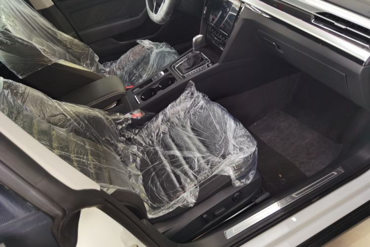 Used Volkswagen FAW-Volkswagen CC 2023 Hunting Vehicle 380TSI Hunter's Heart Edition Right Front Seat