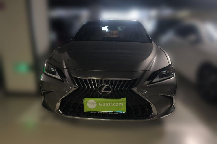 Used Lexus ES 2022 300h Excellence Edition Front