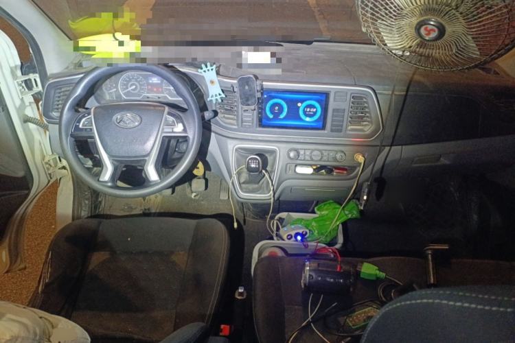 Used SAIC MAXUS Xintu V80 2021 2.0T Manual Classic Aoyuntong 127 PS Mid-axle Mid-roof 6/7/8/9-Seater
