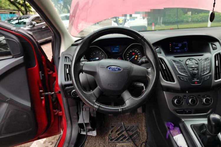 Used Ford Focus 2012 Hatchback 1.6L Manual Comfort Model
