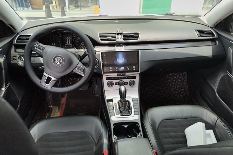 Used Volkswagen Magotan 2013 2.0 TSI Luxury Model Center Console