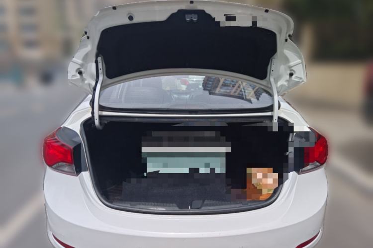 Used Hyundai Elantra (5th Generation / Langdong) 2016 1.6L Automatic Prestige Model Trunk