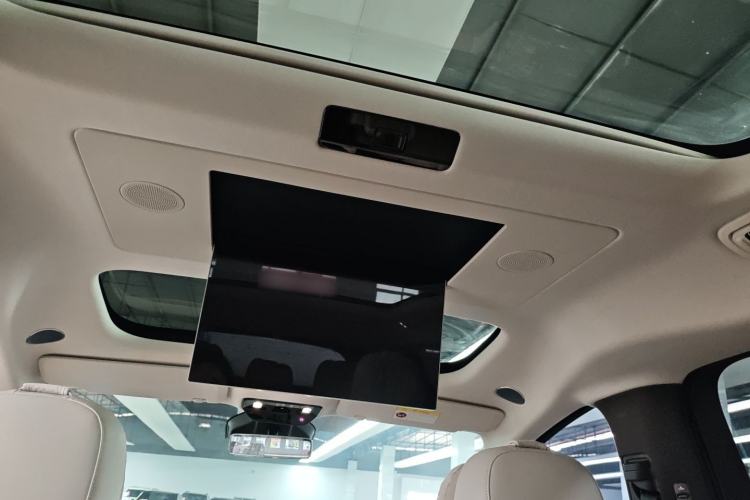 Used Li Auto MEGA 2024 Ultra Model
