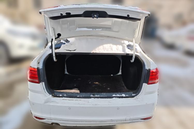 Used Volkswagen Lavida 2017 1.6L Manual Fashion Edition
