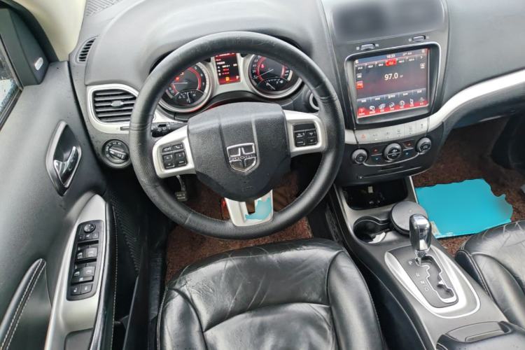 Used Dodge Journey 2013 2.4L Two-Wheel Drive Luxury Version